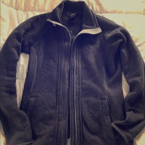 Fitted North Face SM grey/eggplant Fleece Jacket